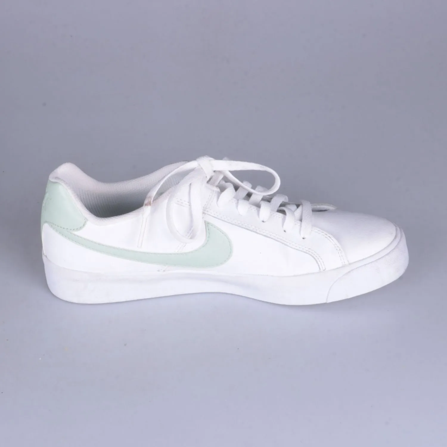 кроссовки Nike